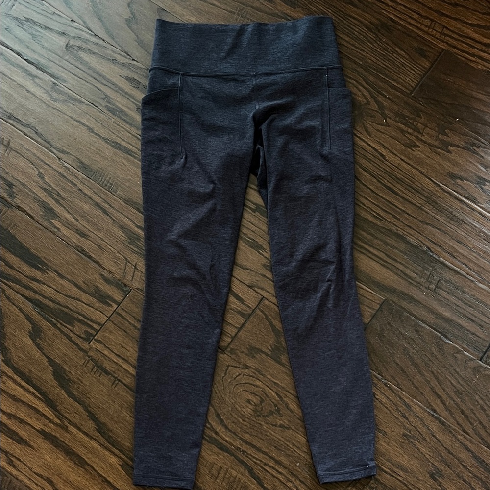 Athleta navy salutation stash pocket soft luxe tight